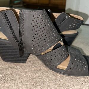 Black/Brown Block Heel Sandals
